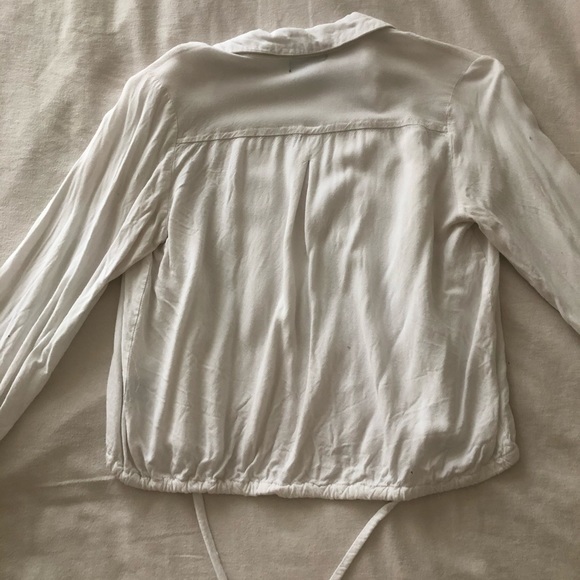 White blouse with buttons - Picture 3 of 4